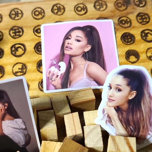 Ariana Grande Stickers - Picture 2 of 2
